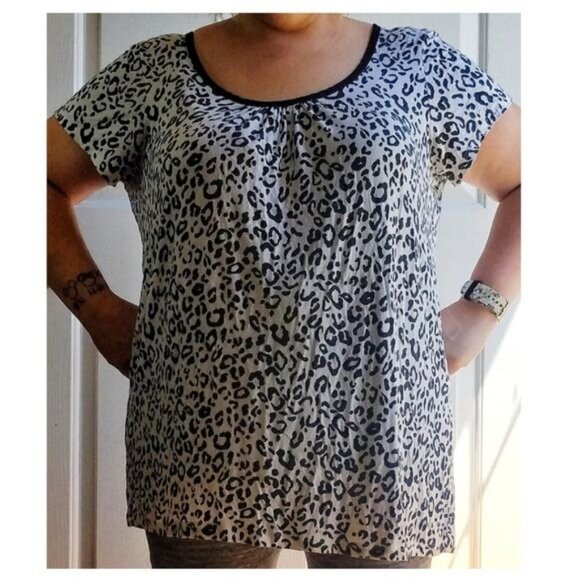 Torrid Shirt Top T Tee Animal Leopard Print SHORT SLEEVE Women's WOMAN'S Size 3 - Picture 12 of 13